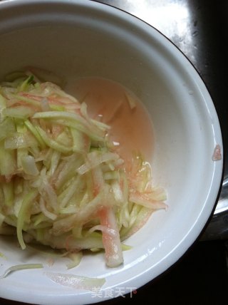 Super Detailed Small Fungus Cold Watermelon Rind-a Home-cooking Dish in The Summer recipe