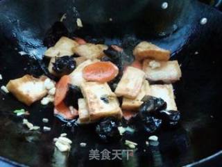 Cooked Tofu with Wild Mushrooms recipe