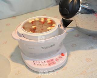 White Fungus and Lotus Seed Soup recipe