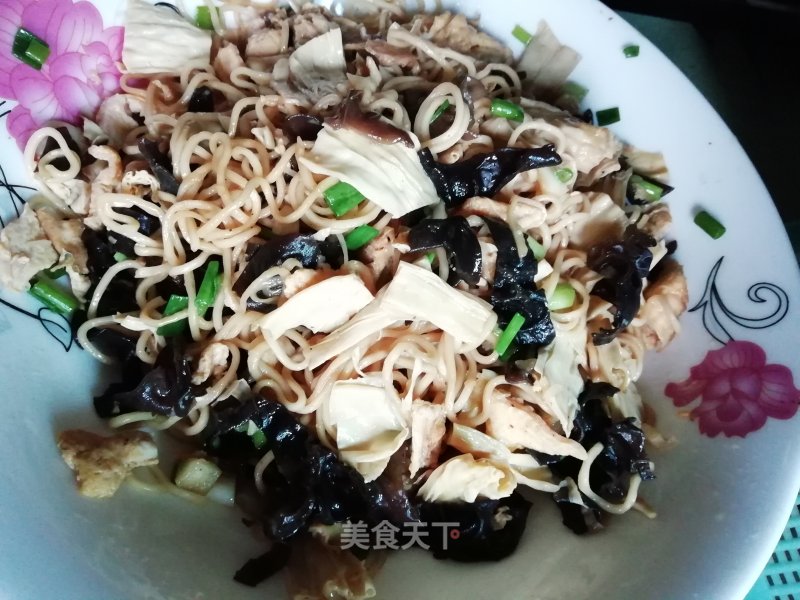 Fried Noodles with Yuba, Cloud Ears and Egg recipe