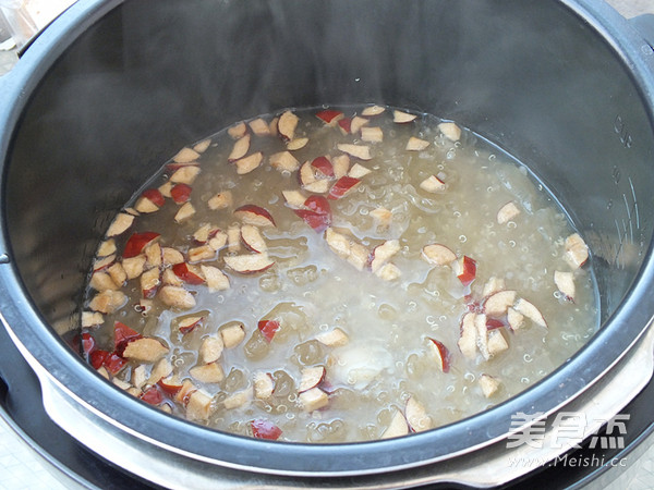 Quinoa, Lily, Red Date and Tremella Soup recipe