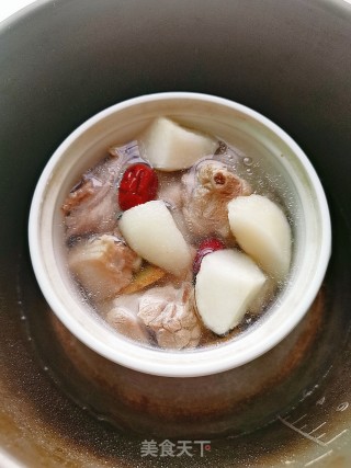 Duck Legs, Red Dates and Pear Soup recipe