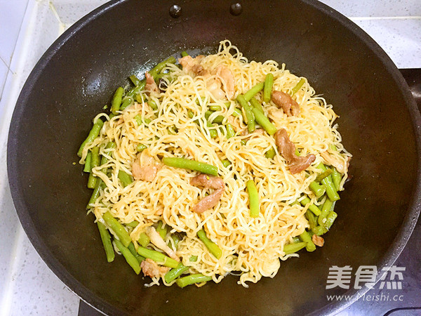 Braised Noodles with Beans recipe