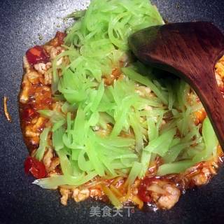 #任信之美# Stir-fried Shredded Pork with Lettuce recipe