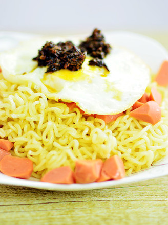 Toon Egg Instant Noodles recipe