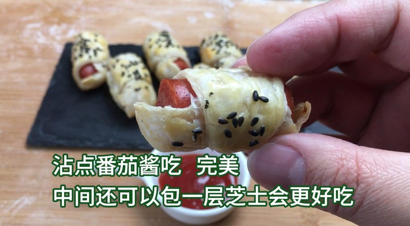 A Bite of Crispy Sausage Roll with Hand-held Pie, Especially for Children recipe