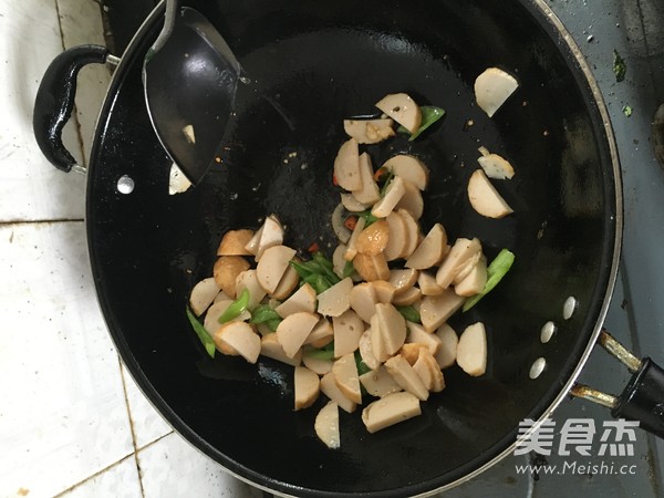 Spicy Stir-fried Vegetarian Sausage recipe