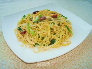 Stir-fried Yellow Noodles with Chicken-xinjiang Taste recipe