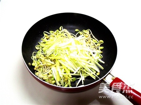 Cantonese Dry Stir-fried Beef He recipe