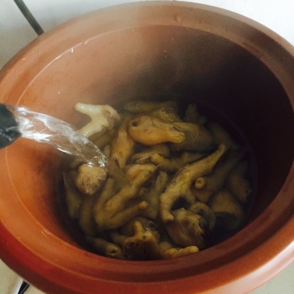 Chestnut Chicken Feet Soup recipe