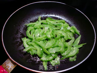 Fried Noodles with Bitter Gourd Pork Slices recipe