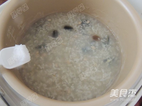 Congee with Preserved Egg and Lean Meat recipe