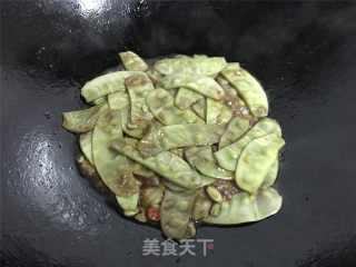 Stir-fried Lamb Eyed Peas recipe