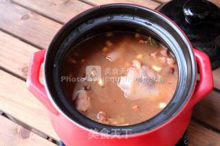 Finger-sucking Fermented Bean Curd and Peanut Stewed Trotters recipe