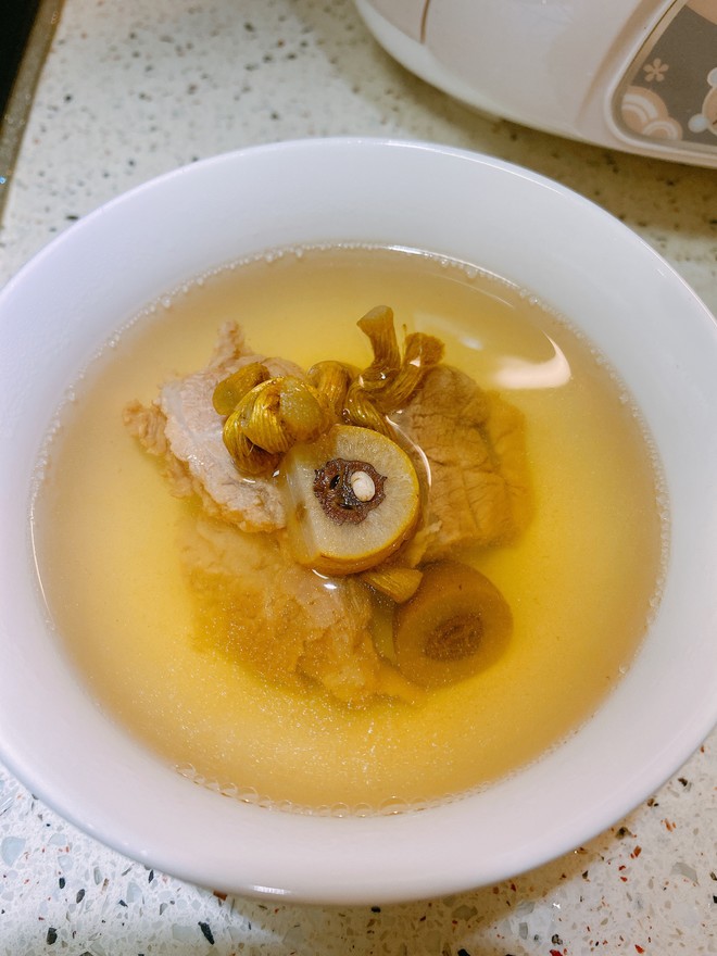 Stay Up Late to The Party and Drink this Soup More, Set Fire to Dispel Dryness, Clear Away Heat and Nourish Yin~~ Stewed Lean Meat with Dendrobium and Green Olives