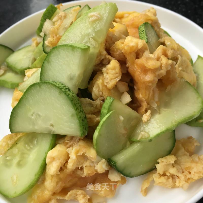 Minced Garlic Fried Egg with Cucumber recipe