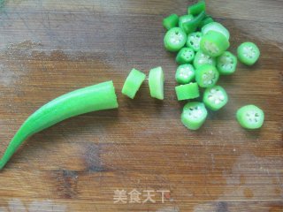 Health-preserving and Health-care Vegetables in Autumn-fried Pork Slices with Okra recipe