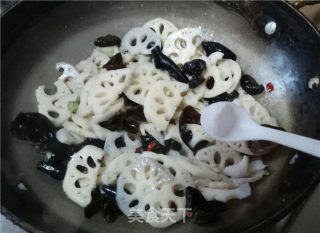 Hot and Sour Lotus Root Slices recipe