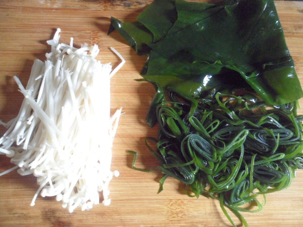 Kelp with Enoki Mushroom recipe