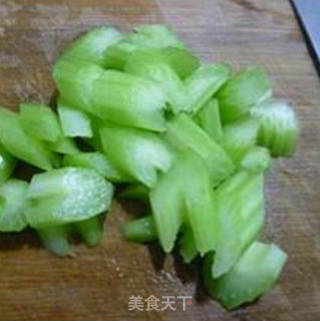 Stir-fried Lotus Root with Black Fungus and Celery recipe