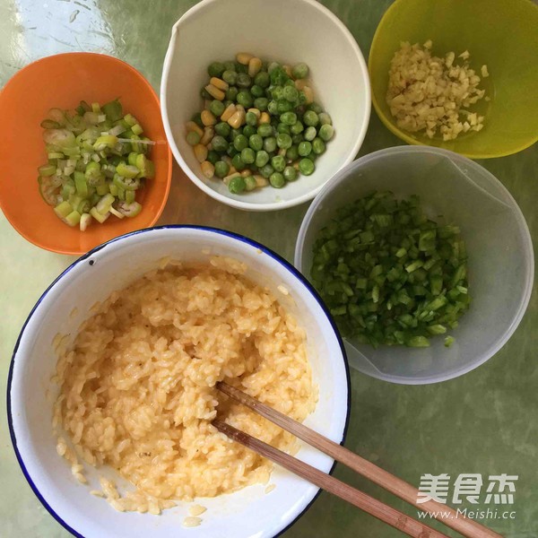 Muyu Flower Golden Fried Rice recipe