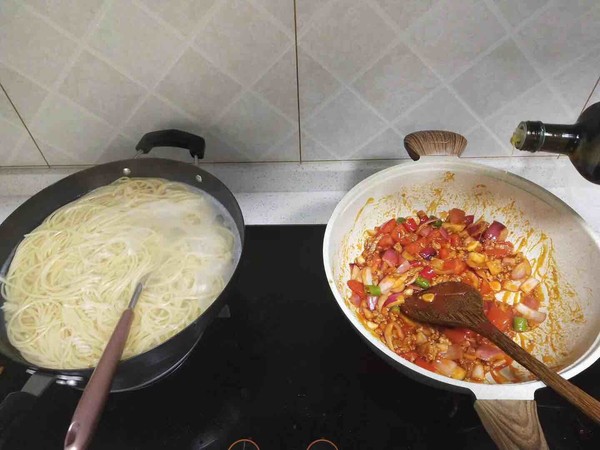 Sandwich Steak Bolognese Spaghetti recipe