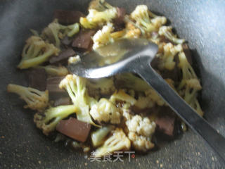Stir-fried Cauliflower with Duck Blood recipe