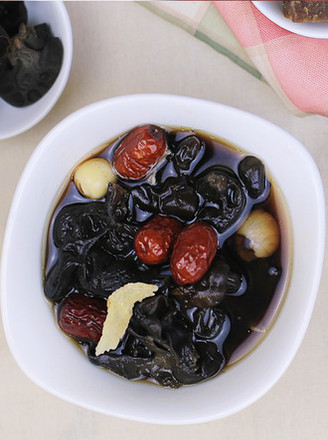 Black Fungus, Angelica and Red Date Soup recipe
