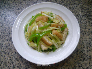 Stir-fried Tofu with Leek Sprouts and Green Pepper recipe