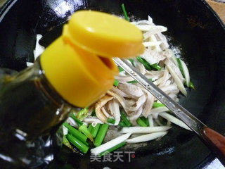 Stir-fried Tripe with Chinese Chives recipe