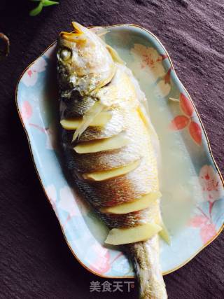 Steamed Large Yellow Croaker with Garlic recipe