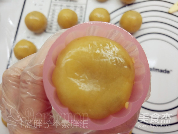 Classic Cantonese Mooncake recipe
