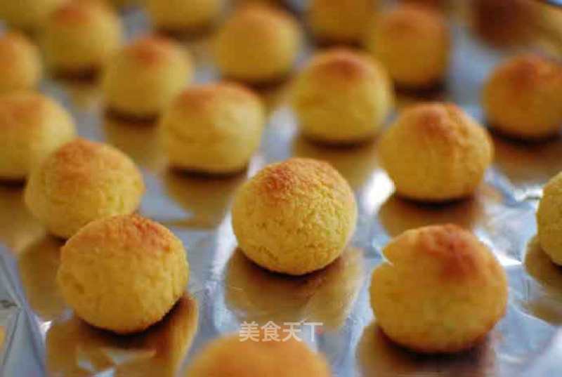 #四sessional Baking Contest and is Love to Eat Festival#coconut Balls with Egg Yolk recipe