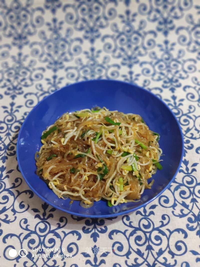 Fried Noodles with Bean Sprouts