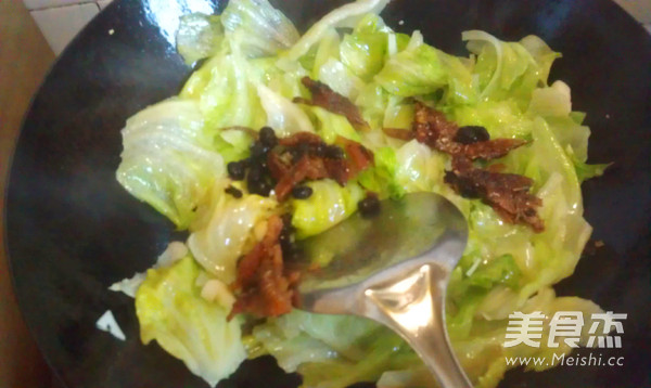Stir-fried Western Lettuce with Dace in Black Bean Sauce recipe