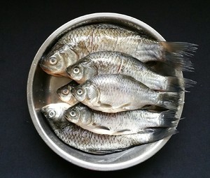 The Beautiful Encounter of Crucian Carp and Soybean Paste recipe