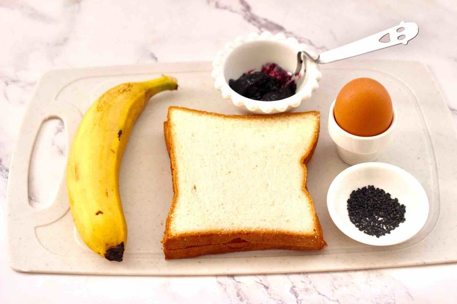 Quick Breakfast-banana Blueberry Toast Roll recipe
