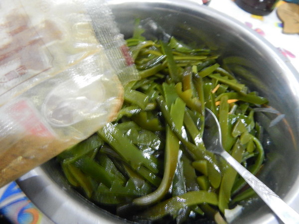 Potato Shreds with Kelp Salad recipe