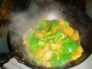 Stir-fried Pork with Potatoes and Green Peppers recipe