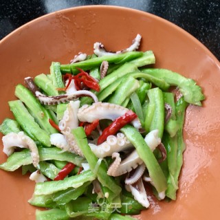 Stir-fried Octopus Leg with Bitter Gourd recipe