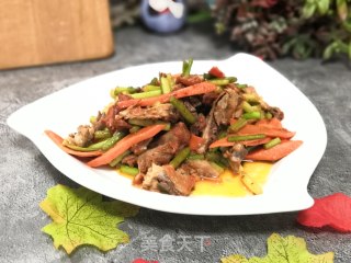 Stir-fried Roast Chicken with Garlic Moss recipe