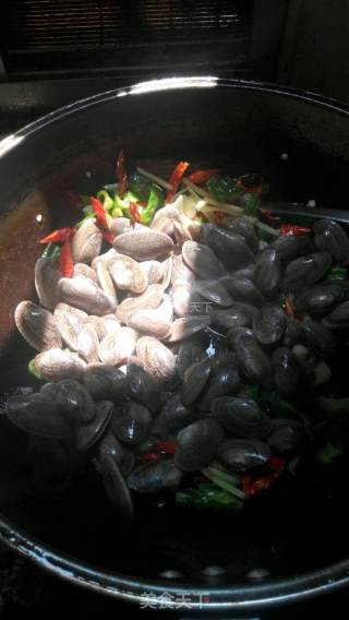 Spicy Stir-fried Flower Beetle recipe