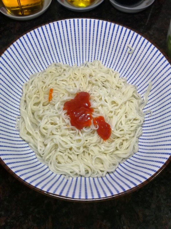 Simple and Delicious Breakfast~~tomato Hot Pot Base with Noodles recipe