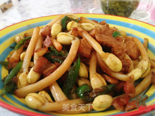 Stir-fried Pork Belly with Peanut Sprouts recipe