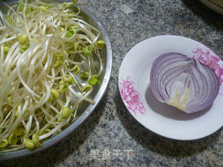 Fried Soy Sprouts with Purple Onion recipe
