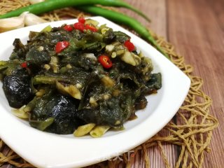 Preserved Eggs with Green Peppers recipe