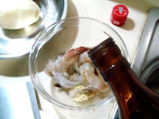 Combination of Chinese and Western "golden Prawns" recipe