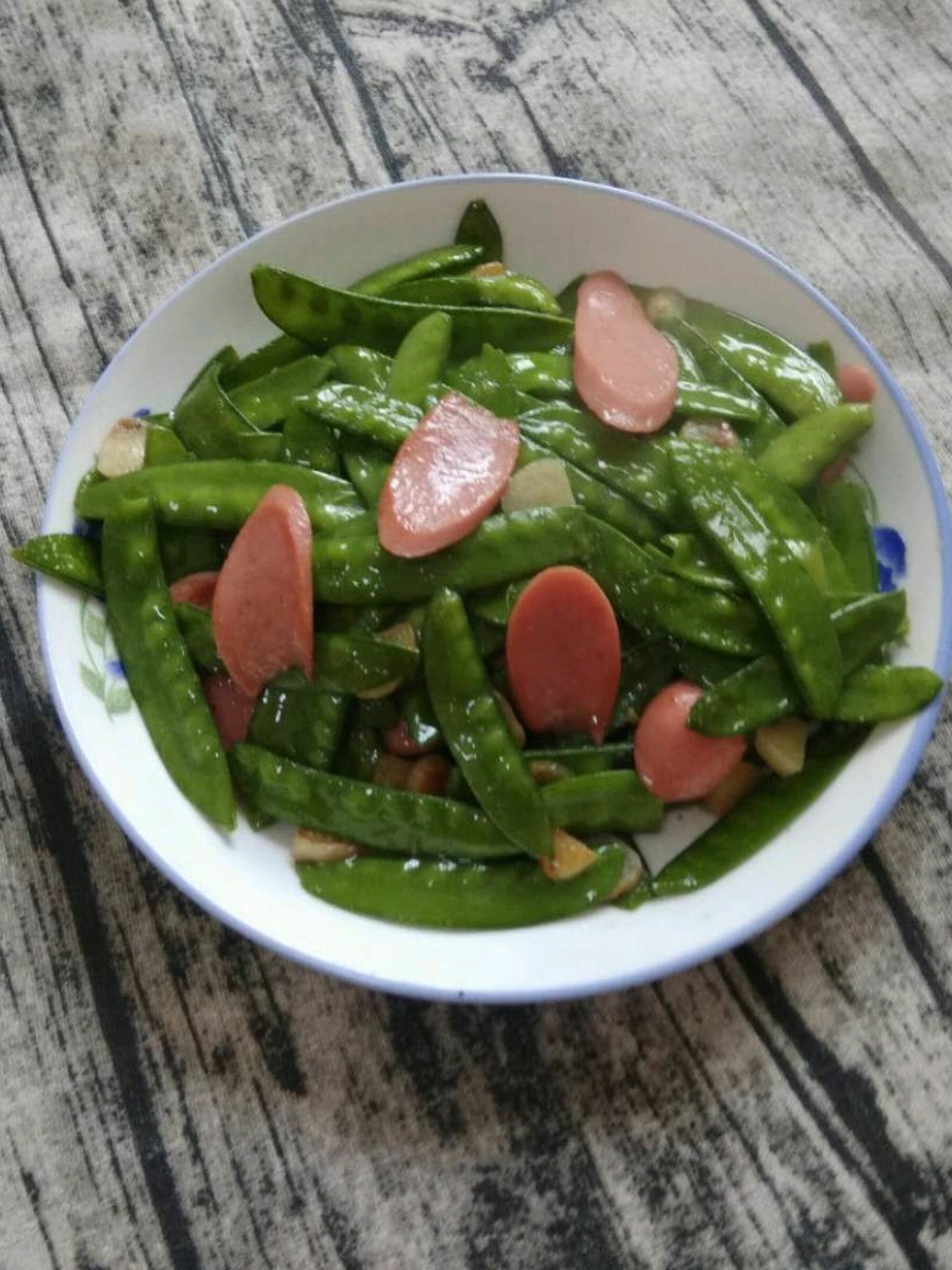 Stir-fried Snow Peas with Sausage recipe