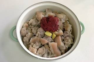 Braised Pig's Trotters with Red Glutinous Rice recipe