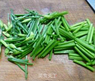 Stir-fried Squid with Leek and Floral Fragrance recipe